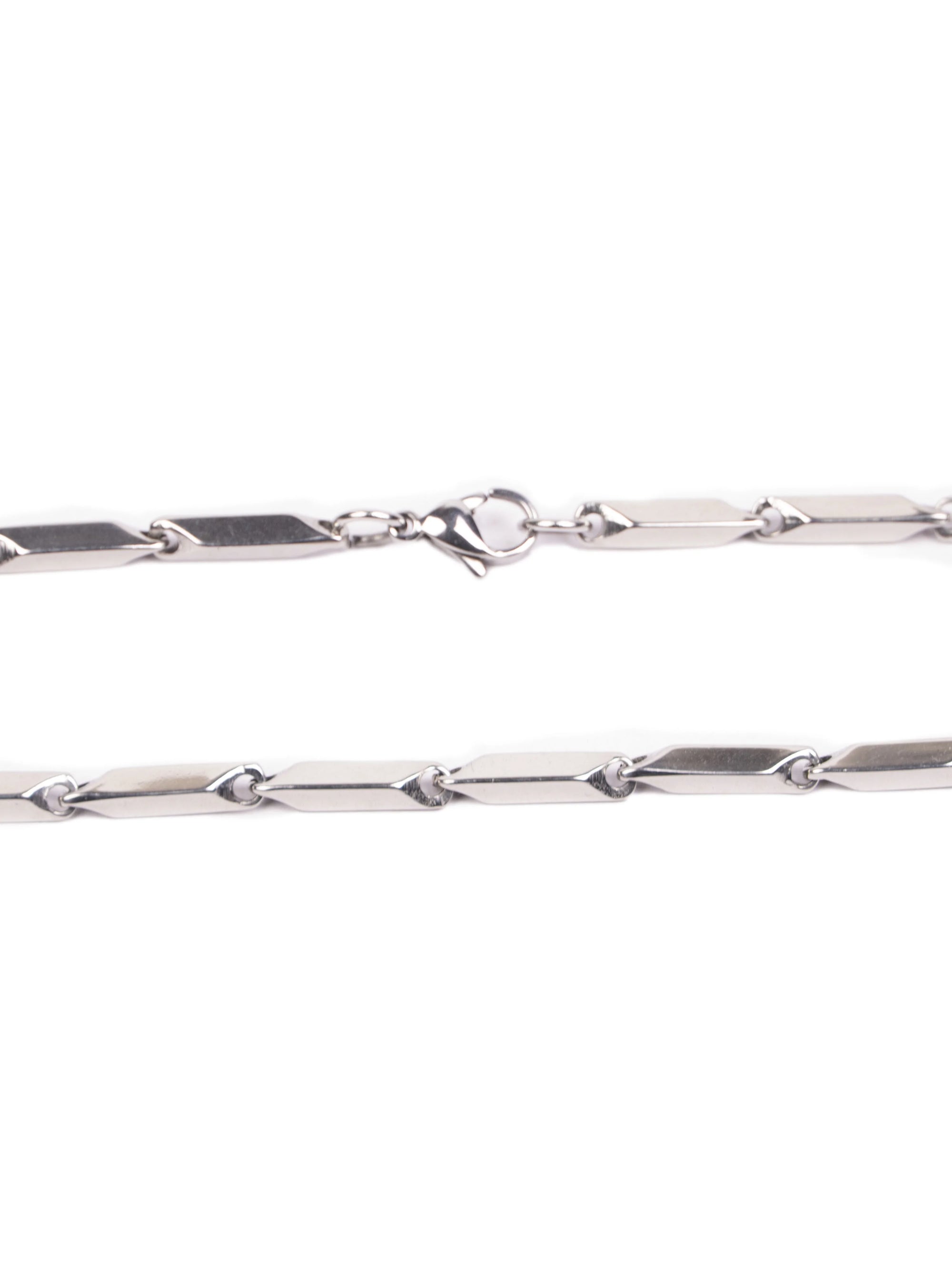 chrome bladelink Silver chain on a white background